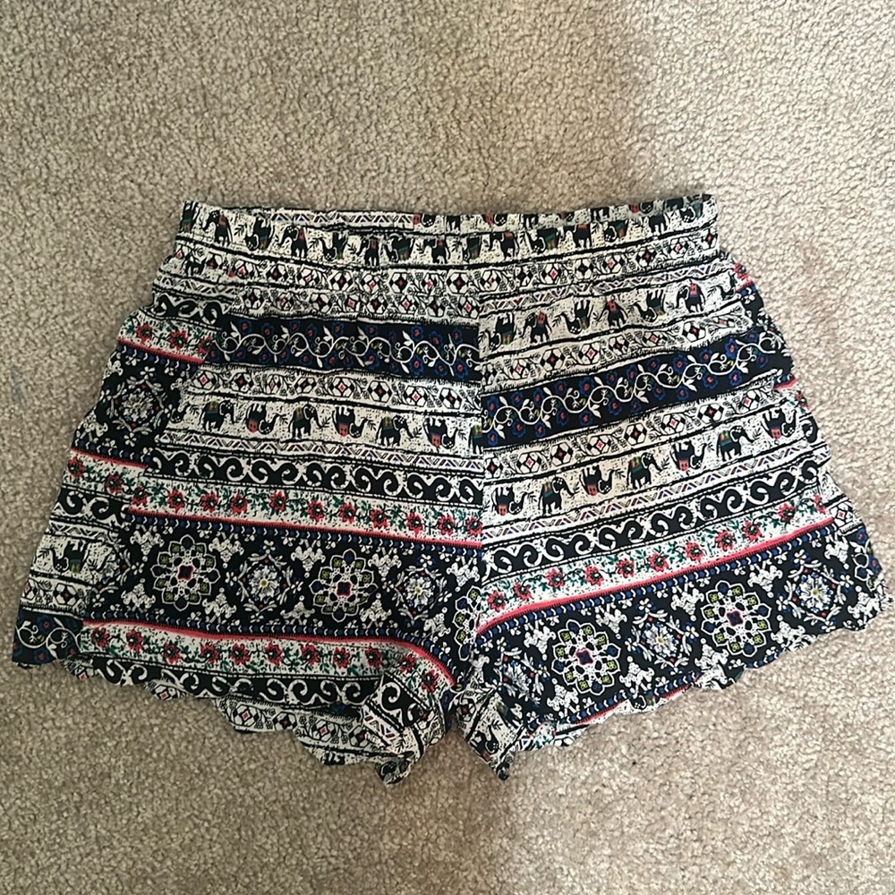 Girl Evolution Shorts (S)